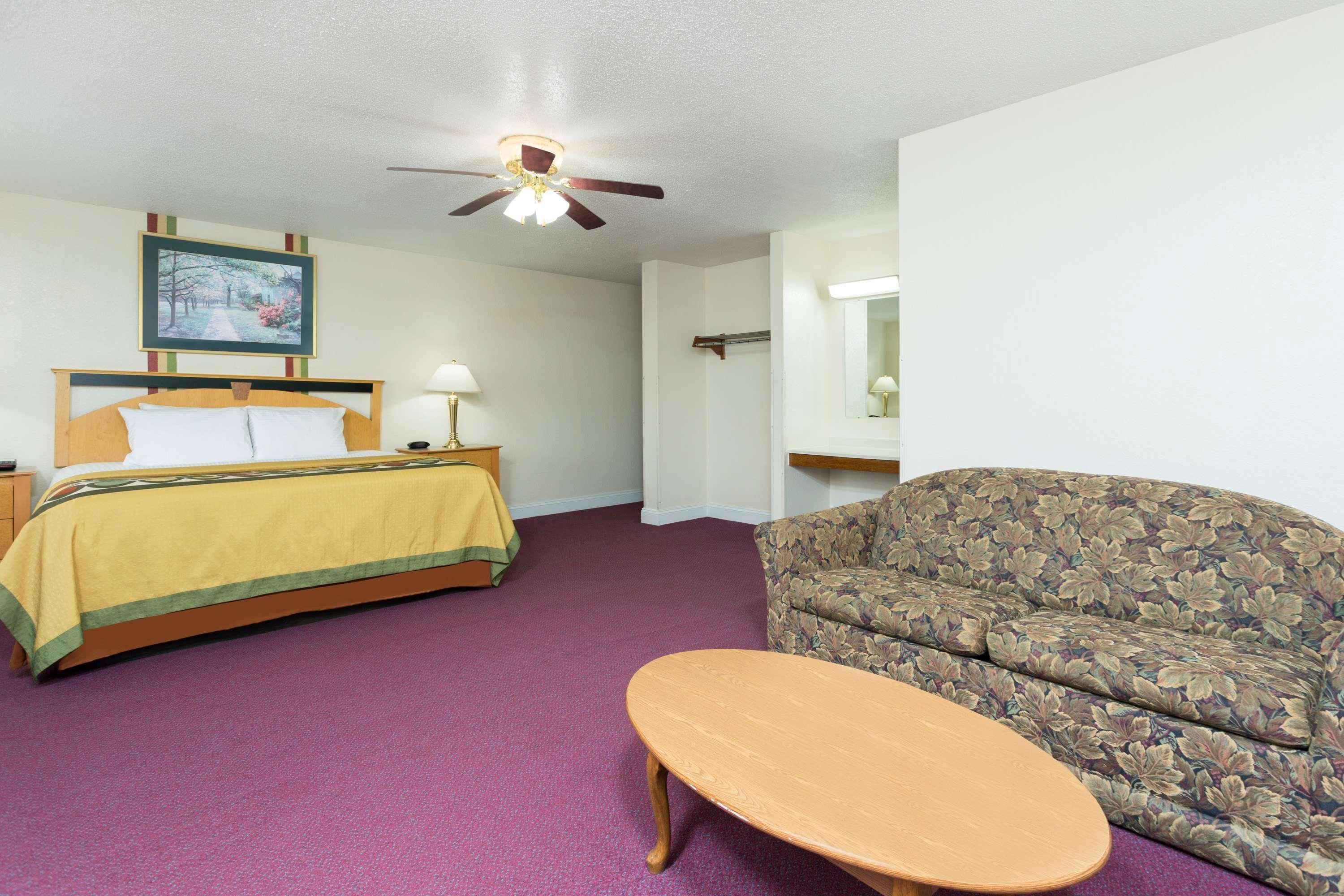 Мотель Super 8 By Wyndham Anderson/Clemson Area Екстер'єр фото